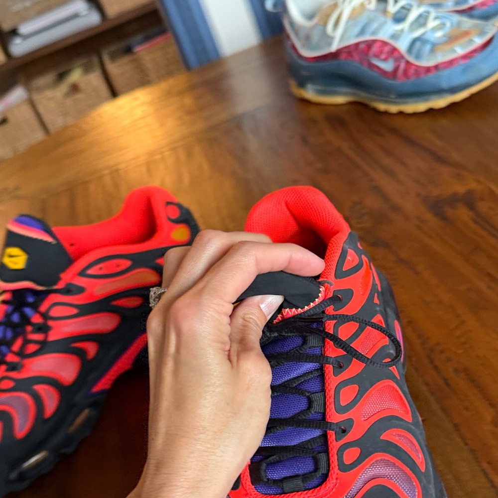 Nike Running Sneakers - Red, Blue & Black - Picture 4 of 10